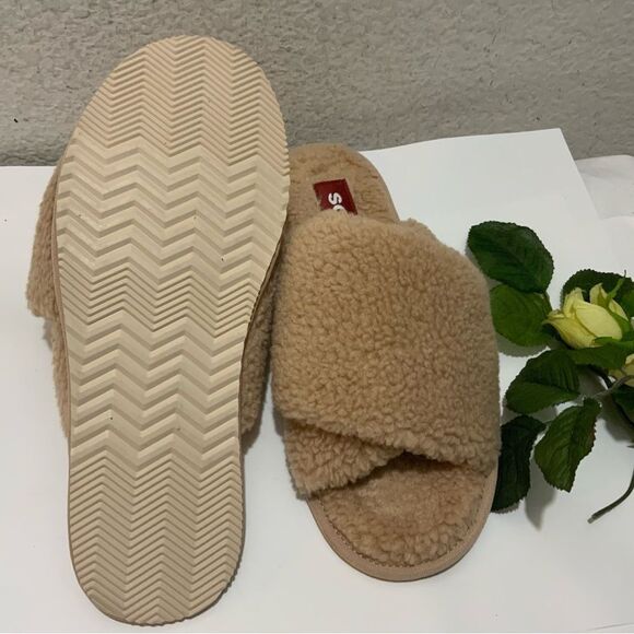 Sorel Go Mail Run Slippers Faux Fur Slip-on Natural Tan Size 10 NEW - Picture 8 of 9
